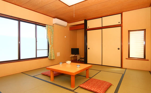 Japanese-style Room (12 Tatami Mats)
